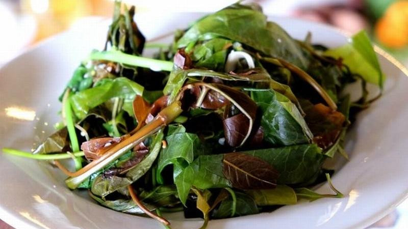 alt text: Lá nhíp xào Bình Phước - Món ăn mộc mạc, dân dã, đậm chất quê hương