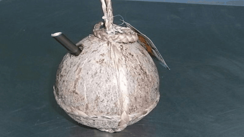 alt text: Rượu dừa Tiên tửu Ngọc Hoa, đặc sản Tam Đảo với hương vị thơm ngon, ngọt dịu, được ủ hoàn toàn từ dừa tươi theo công thức đặc biệt.