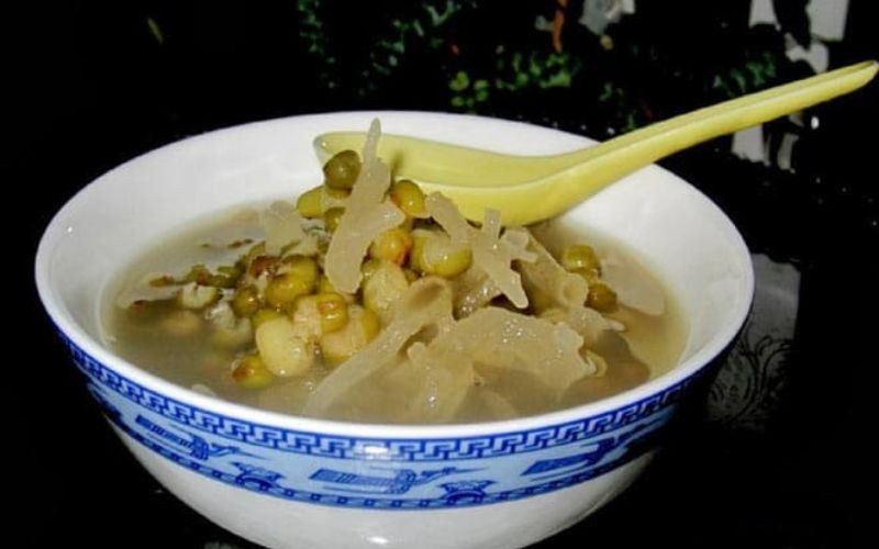 alt: Tô canh rau đá biển nóng hổi