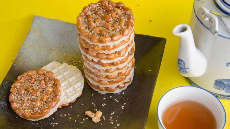 15 đặc sản miền Trung đáng để mua làm quà tặng.