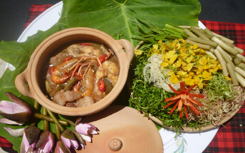 Bông súng mắm kho