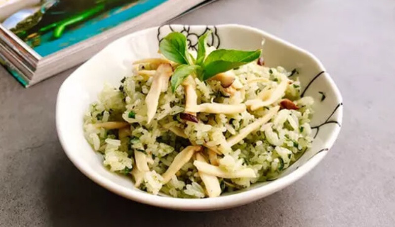 Cơm chiên muối é nấm đùi gà