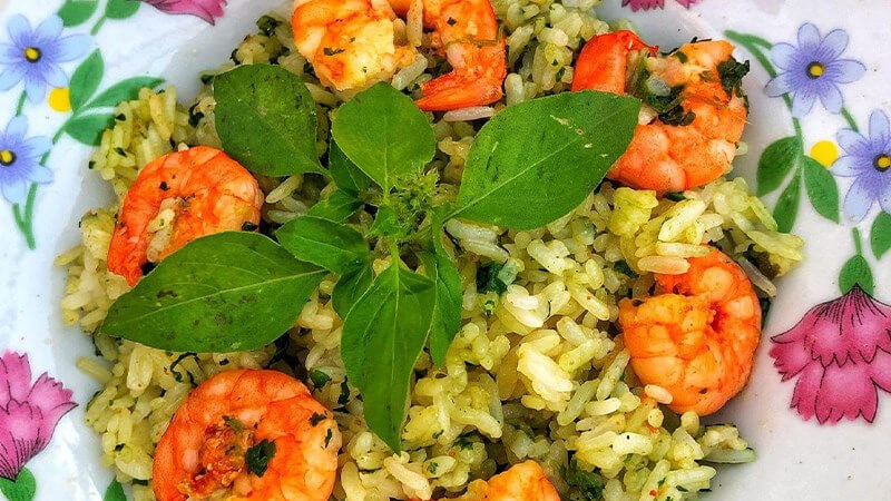 Cơm chiên muối é tôm