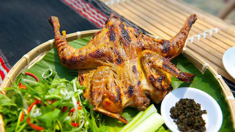 Gà nướng Bản Đôn