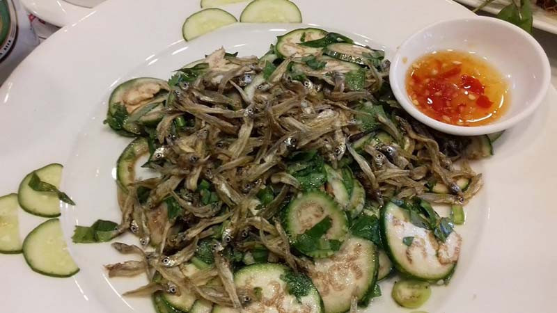 Gỏi cà đắng cá cơm