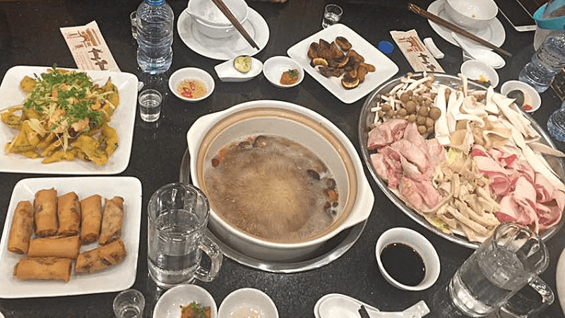 Lẩu nấm Hoàng Thành