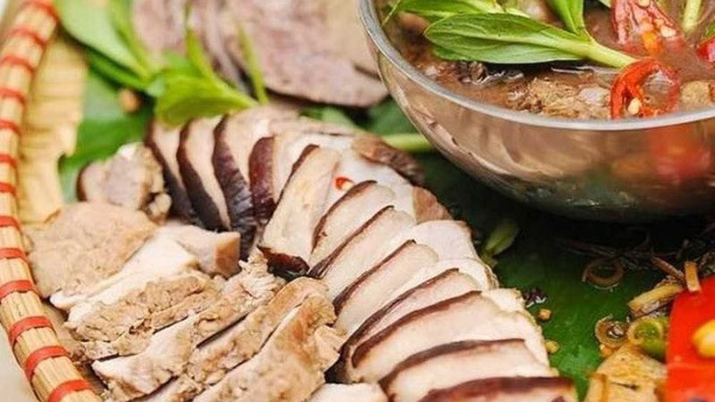 Lợn mán thui luộc Mai Châu