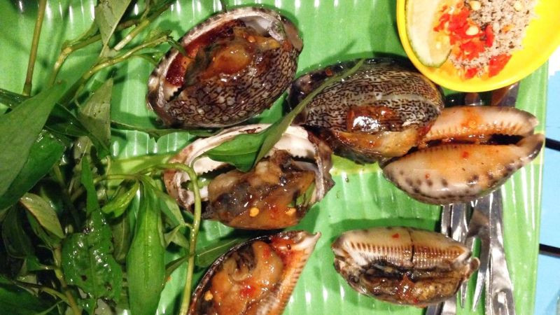 Ốc trinh nữ nướng